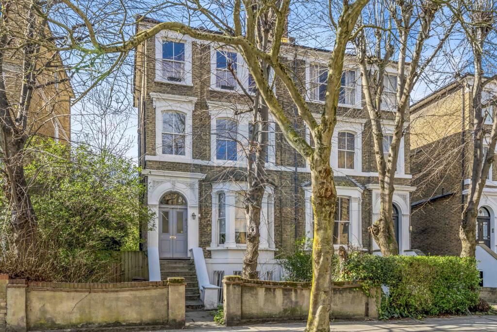 Queens Drive, London