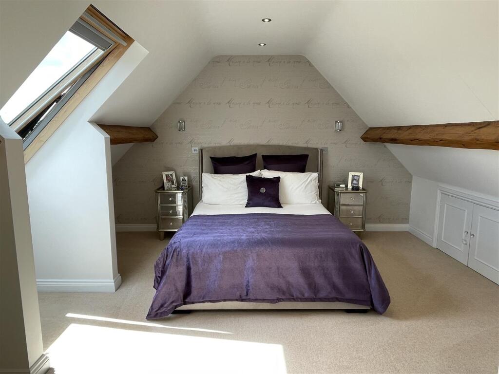 Bedroom.JPG