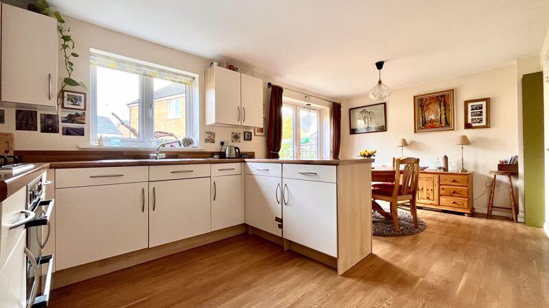 Kitchen/Dining Area