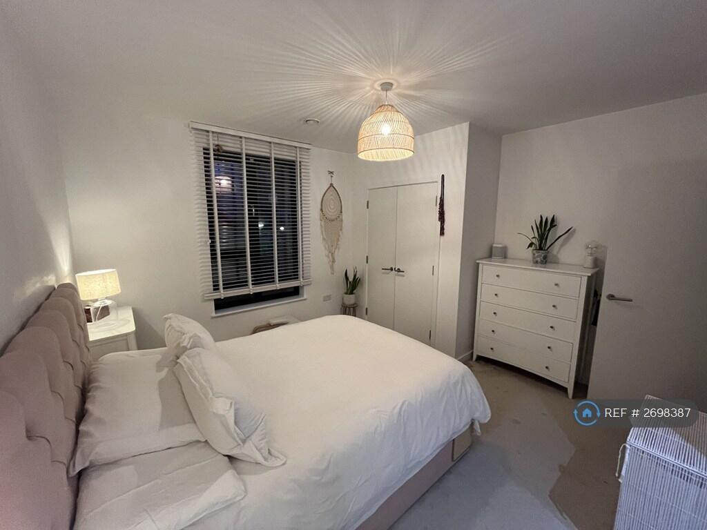 Ensuite Main Bedroom