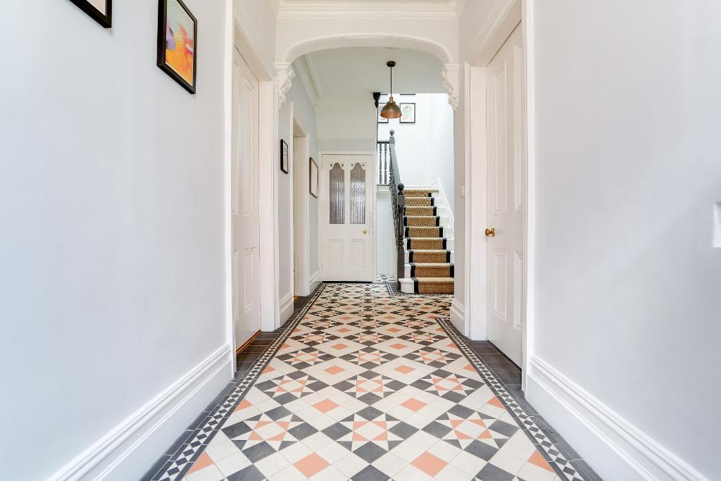 18 ft authentic entrance hall