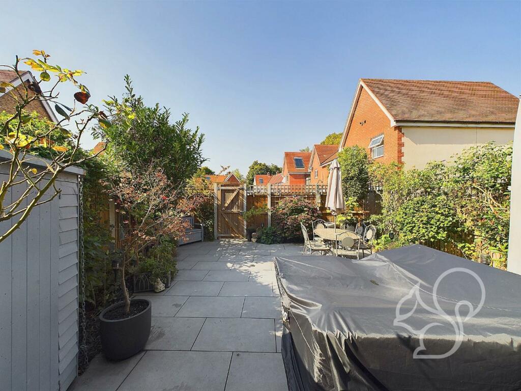 CAM01659G0-PR0187-STILL024.jpg