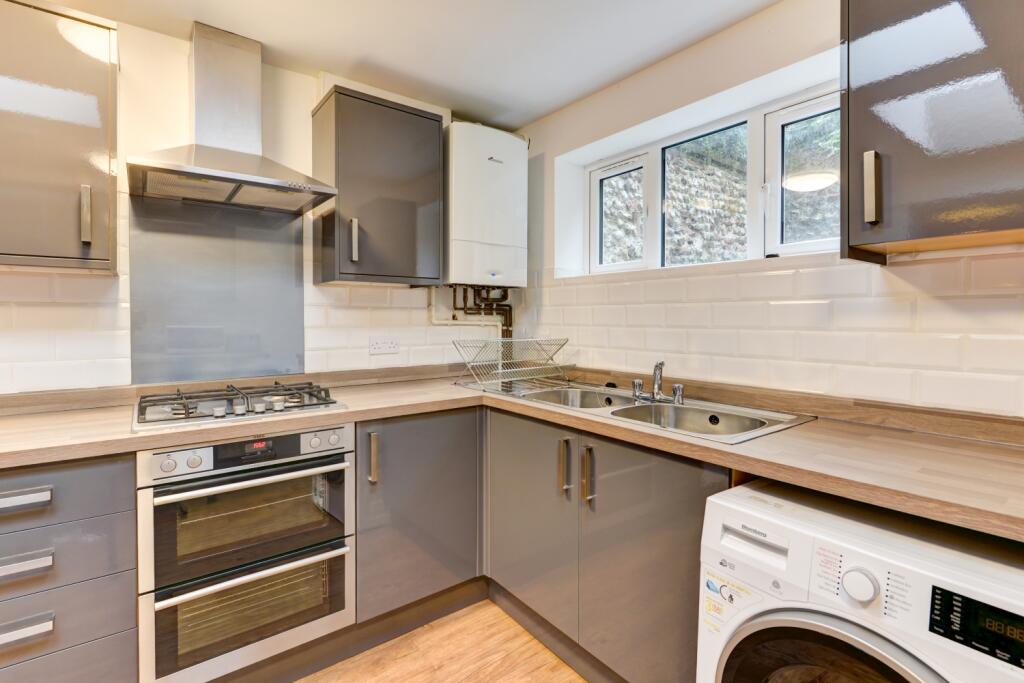 10 London Terrace Kitchen (2)