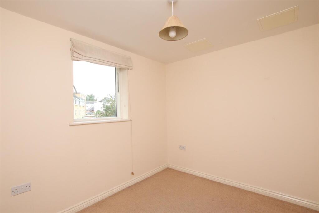 Bedroom 2.JPG