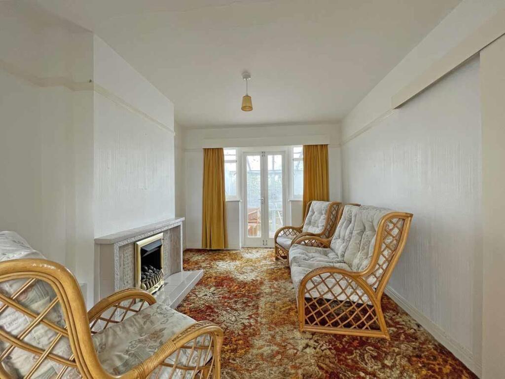 Churchway 169 Dining Area.jpg