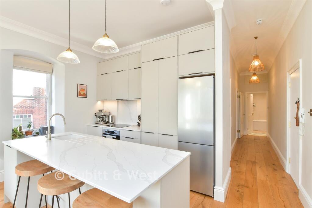 Lounge /Kitchen