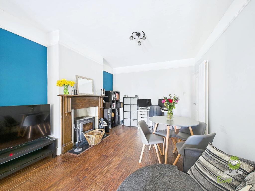 CAM01543G0-PR0119-STILL024