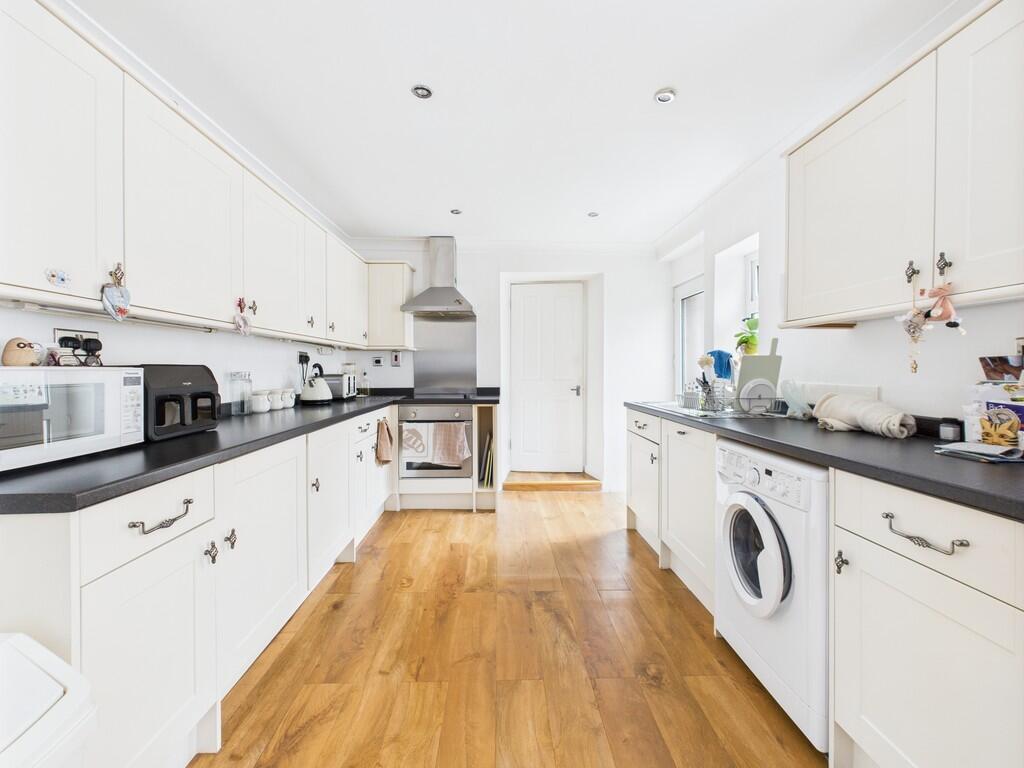 CAM03974G0-PR0160...