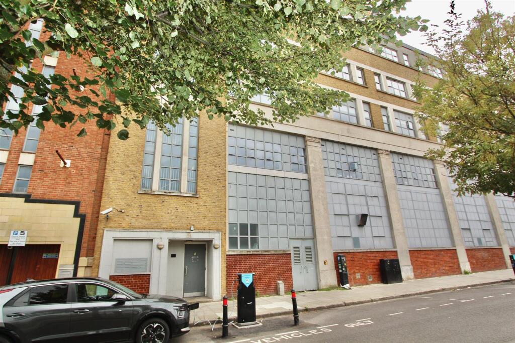 Somerford Grove, N16