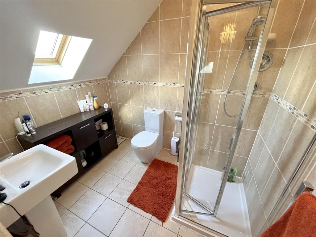 En Suite Shower Room.jpg