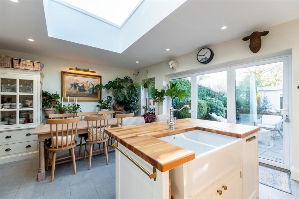 244 London Road-004.jpg