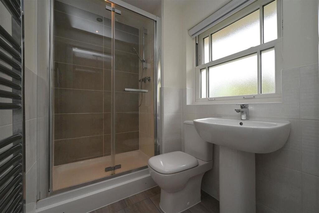 ensuite.JPG