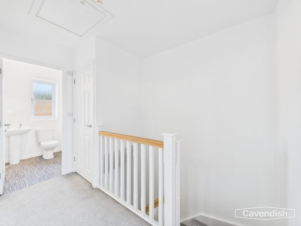 FIRST FLOOR LANDING