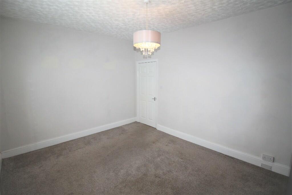 Bedroom (b) 