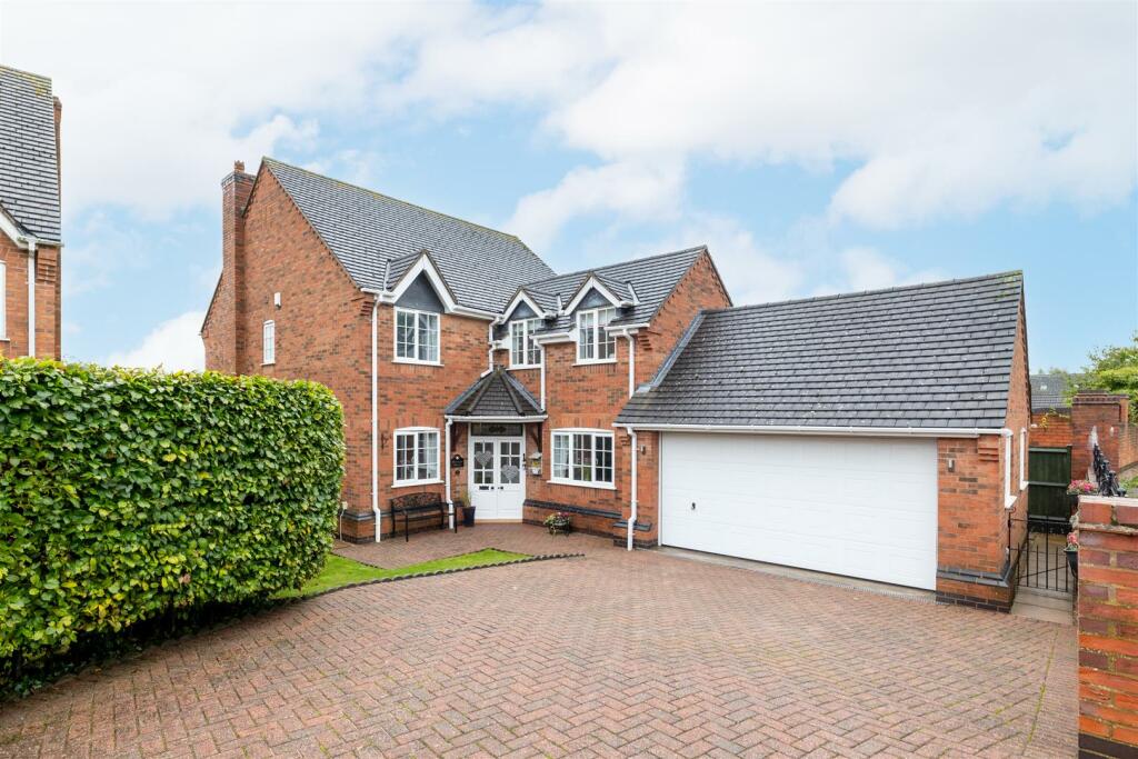4 The Orchards, Thornton