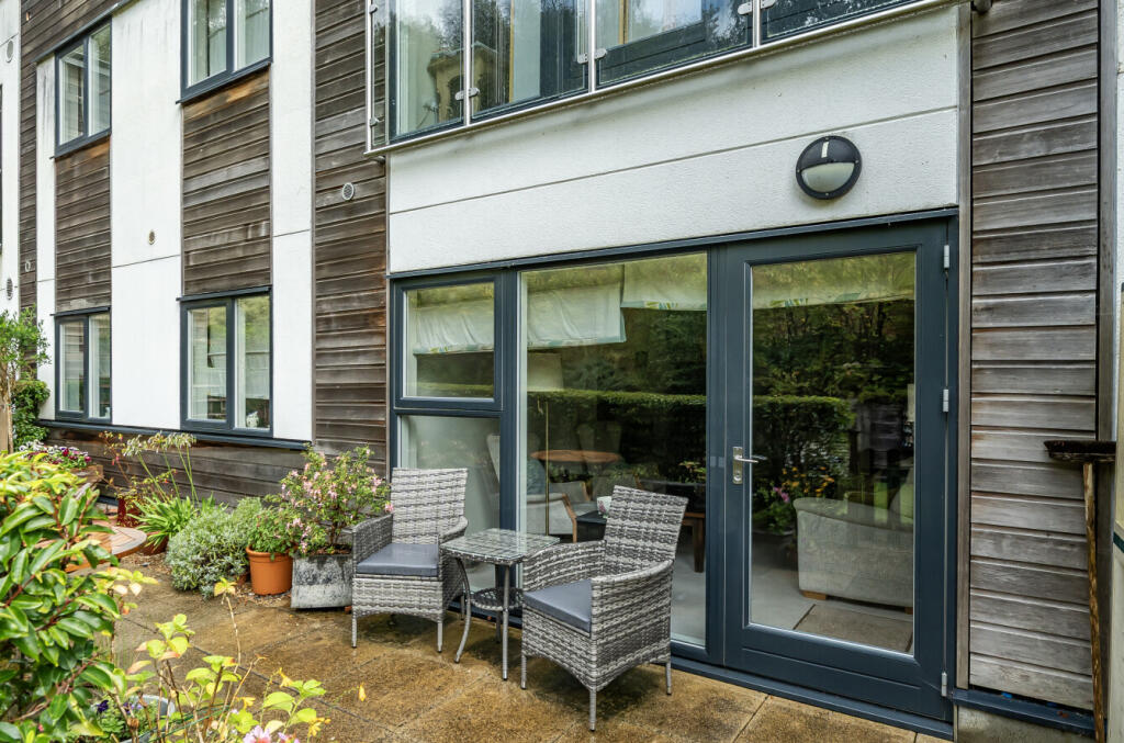 1345253-10-68b722...