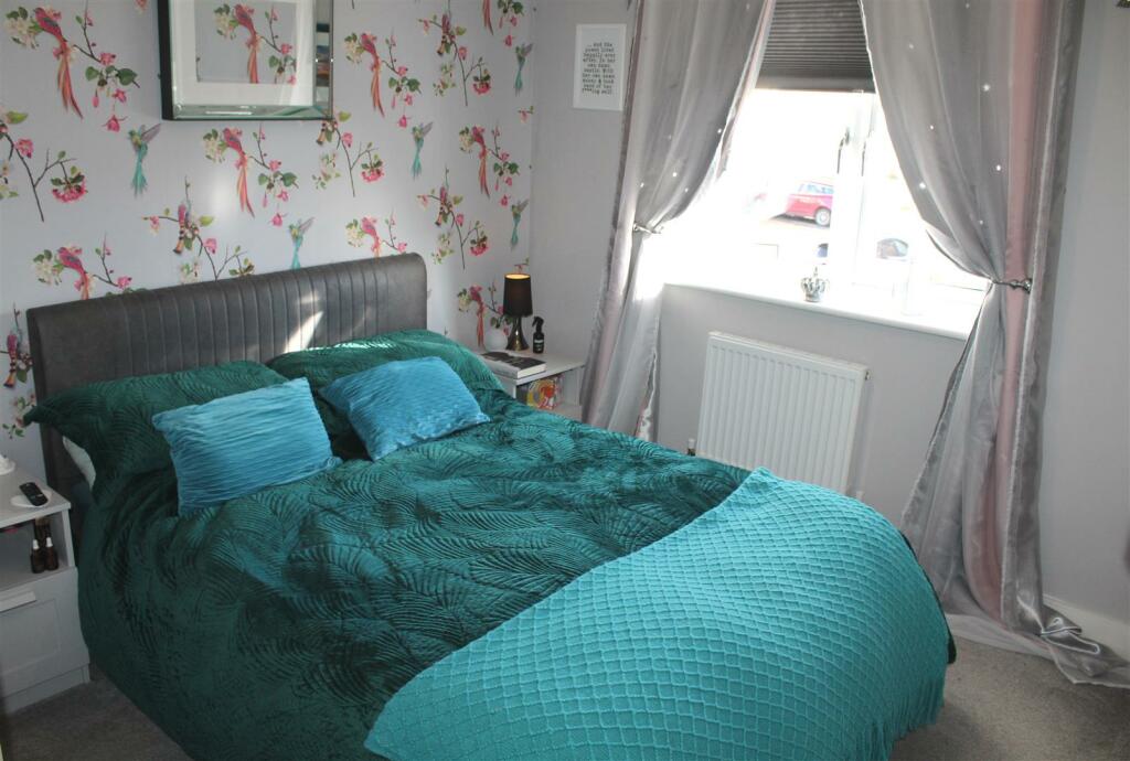 BEDROOM 1