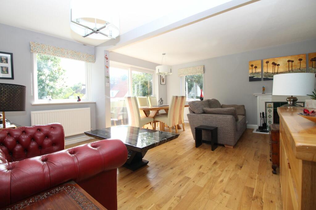 Sitting/Dining Room