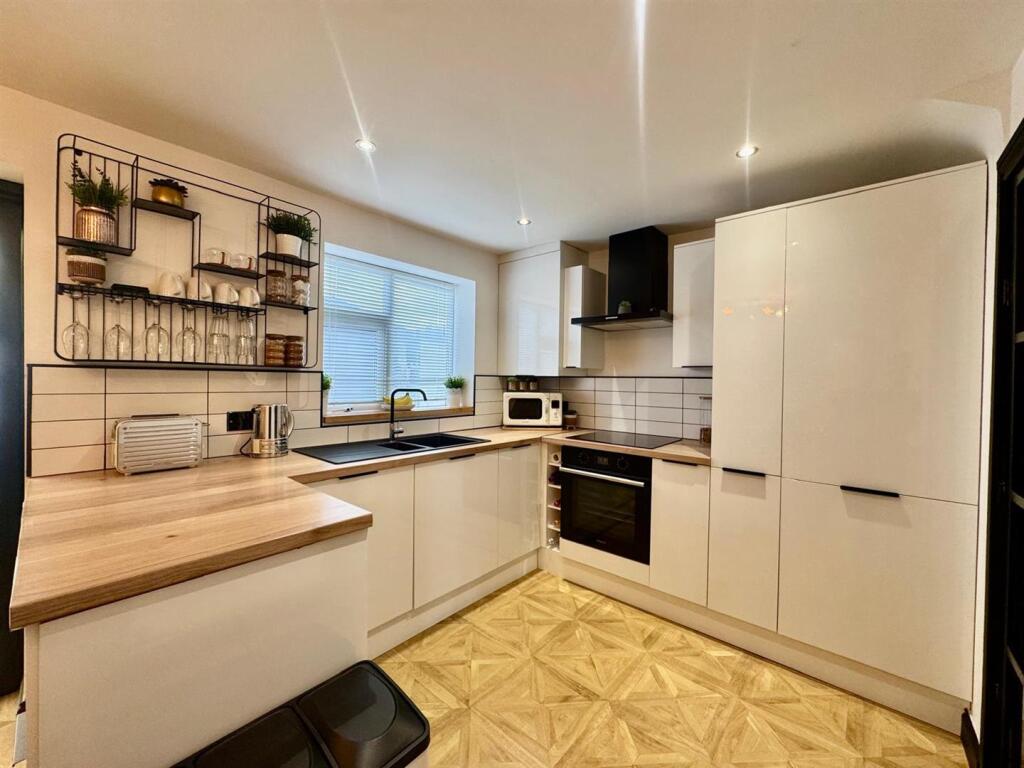 WhatsApp Image 2025-10-28 at 15.30.01 (2).jpeg