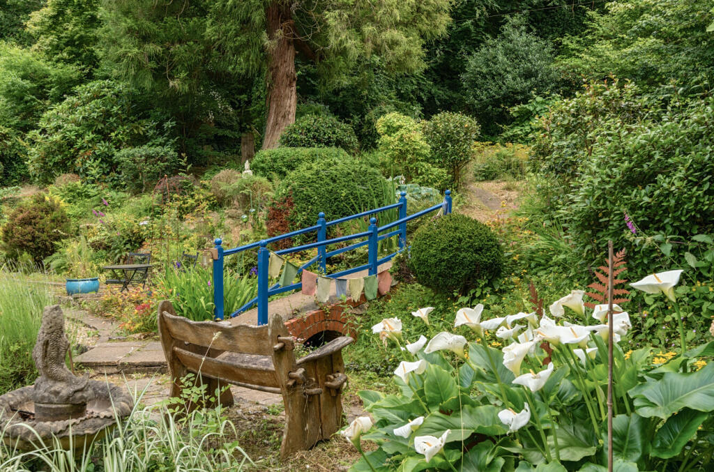 1306375-15-685993...