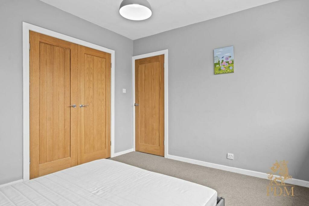 6 Yeomans Court Clumber Road West The Park NG7 1EU