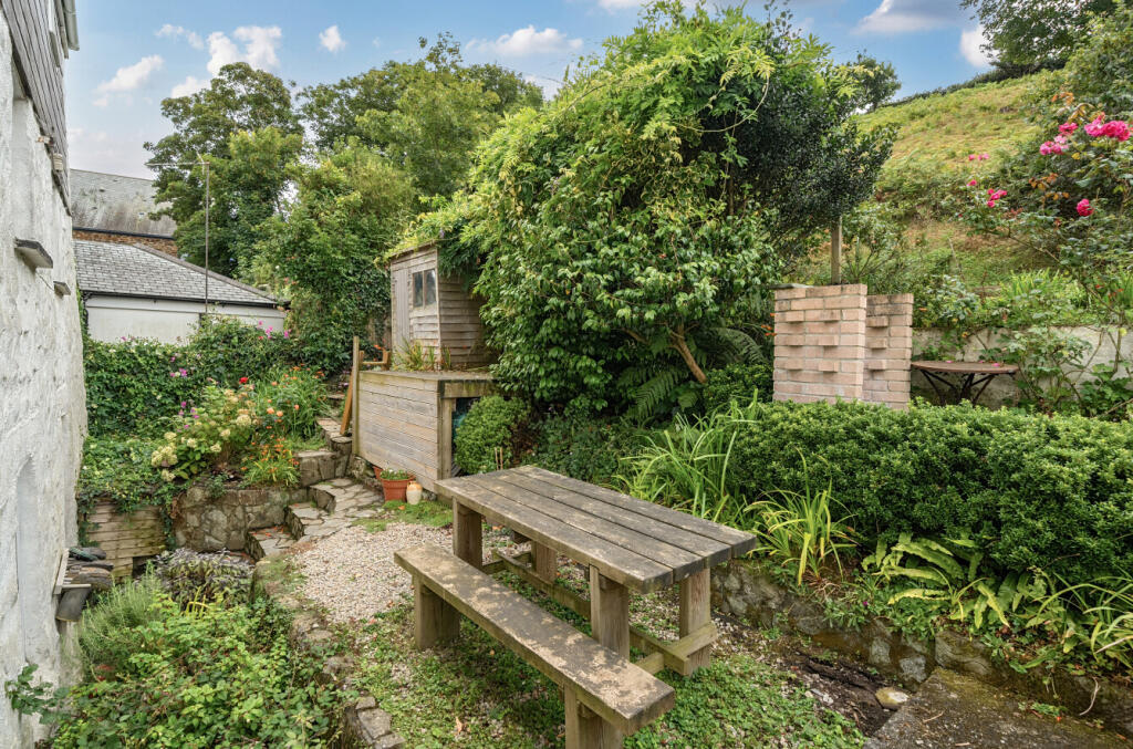 1333034-16-688b83...