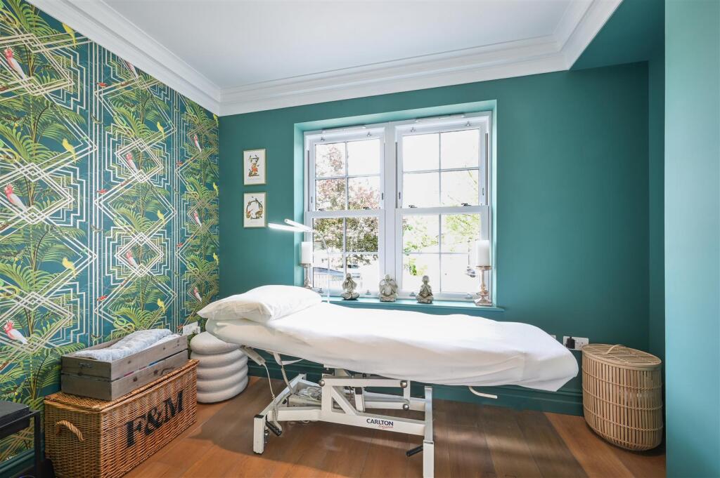 GREEN CURVE, 20-54.jpg