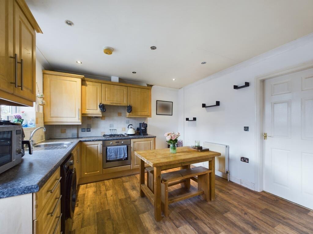 Kitchen/Dining Area