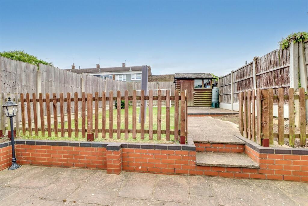 11 SUDBROOK CLOSE INSIDE-19.jpg