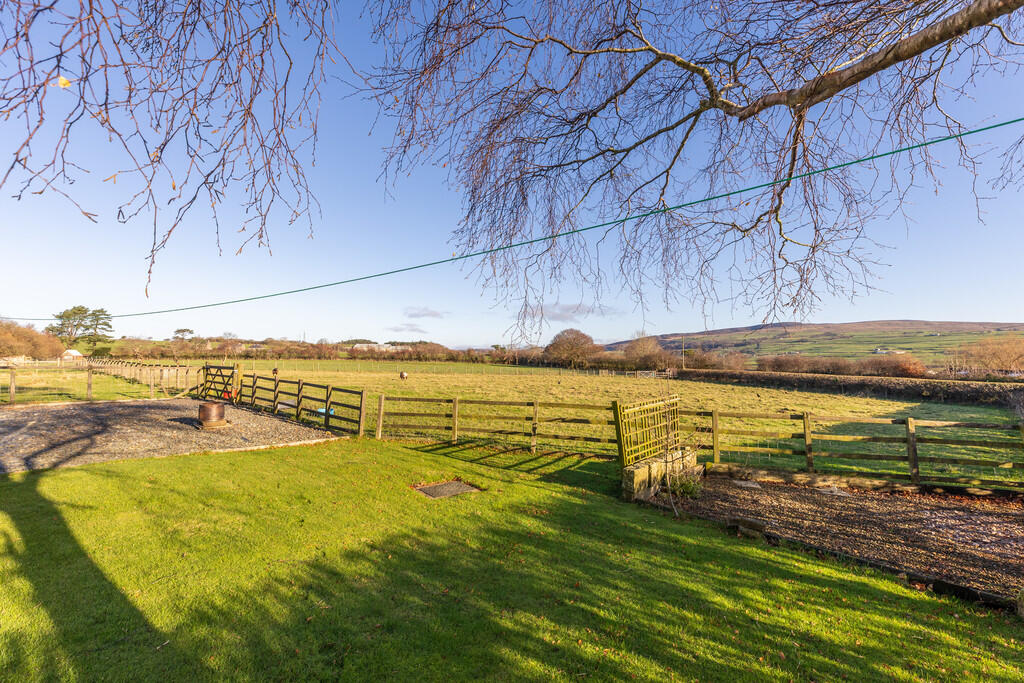 Garden and Paddoc...