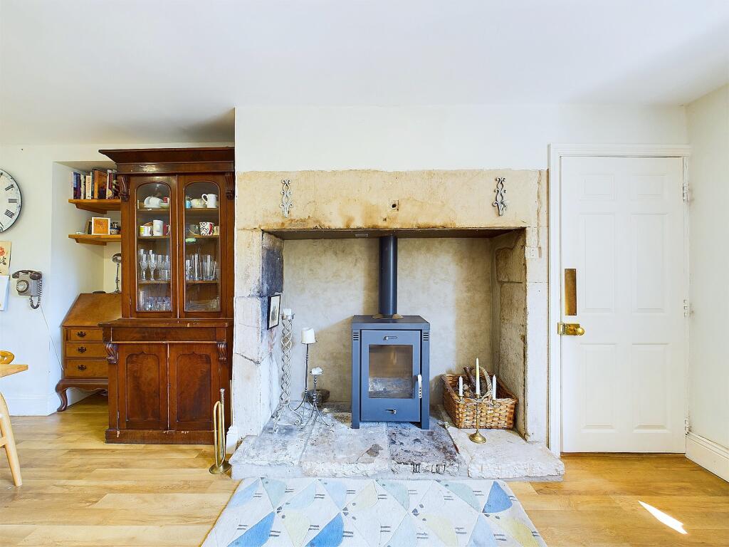 CAM04201G0-PR0003-STILL021