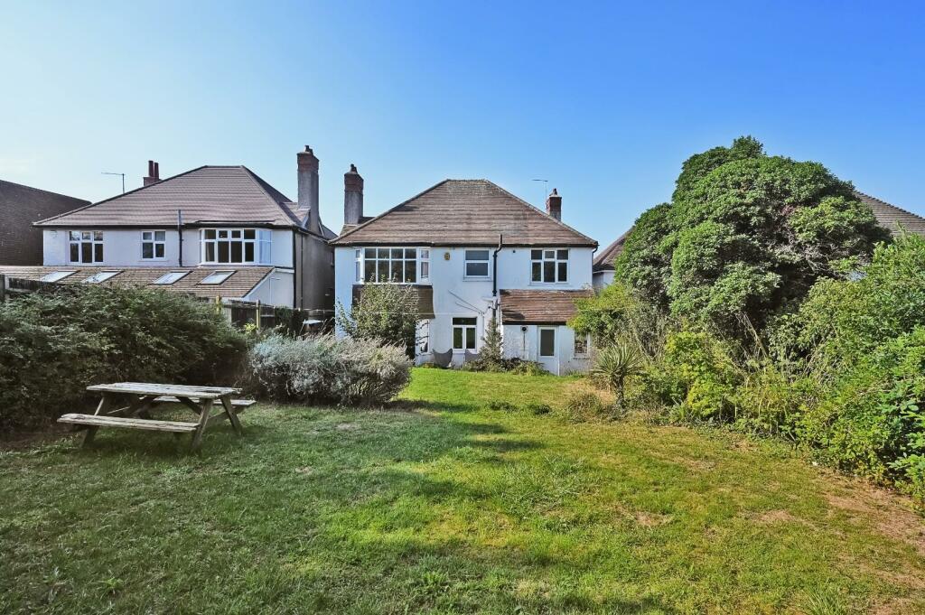 111 goldstone cres bn3 (21).jpg