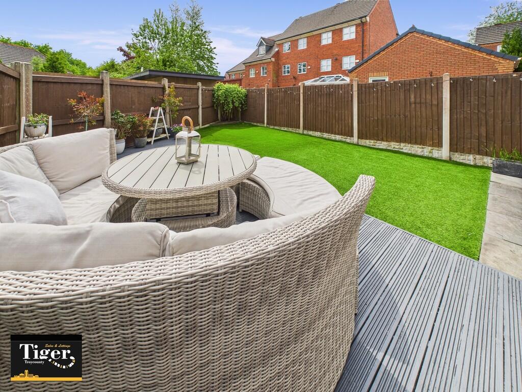 CAM02176G0-PR0571...