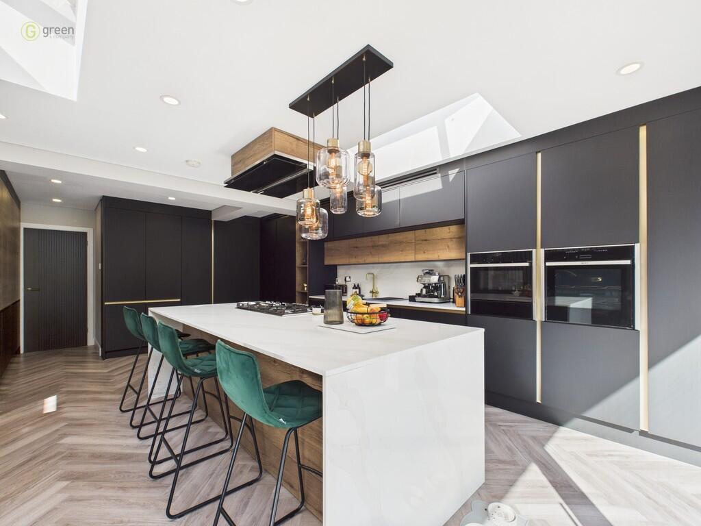 CAM03830G0-PR0221...