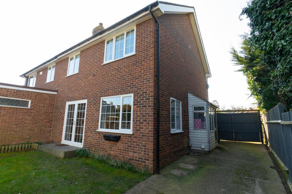 Elm Walk Greenacres19.jpg