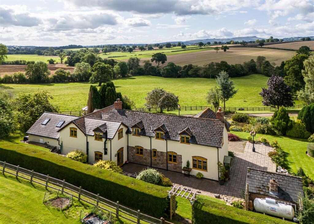 The Dairy Farm-Drone-04.jpg