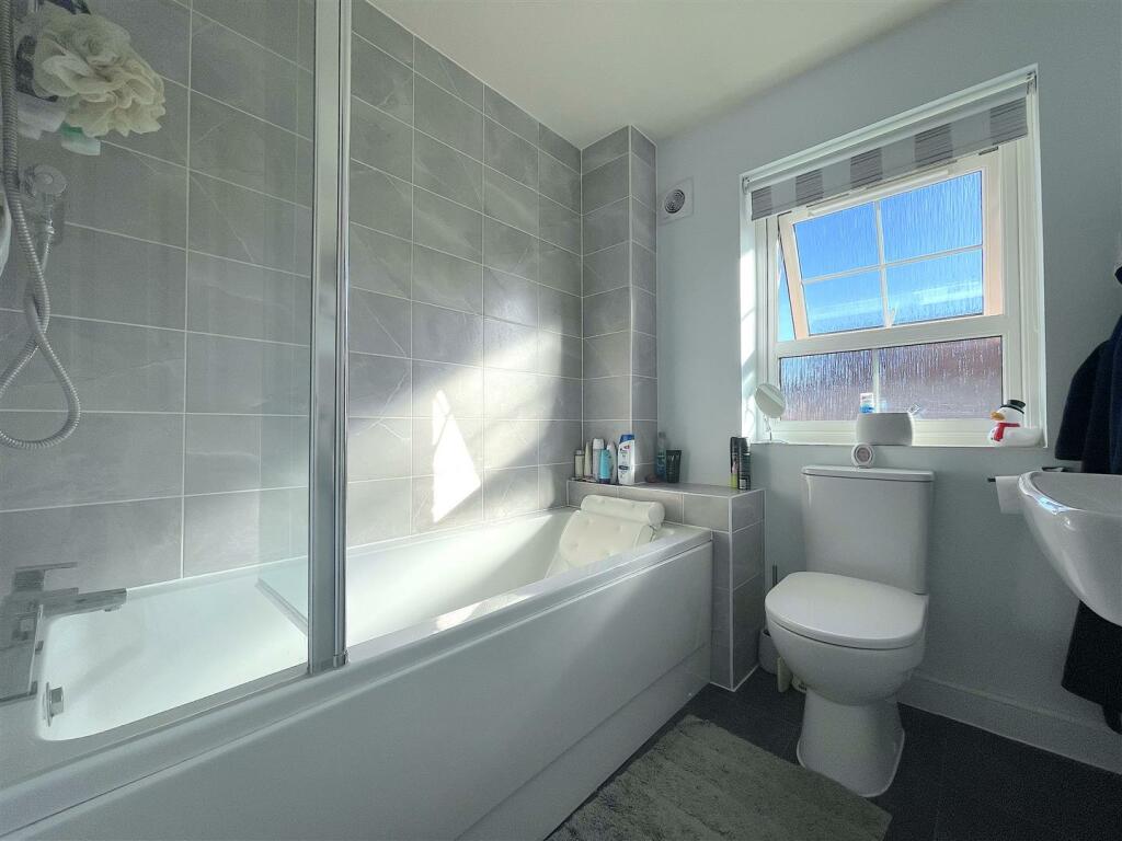 Bathroom (1).jpeg