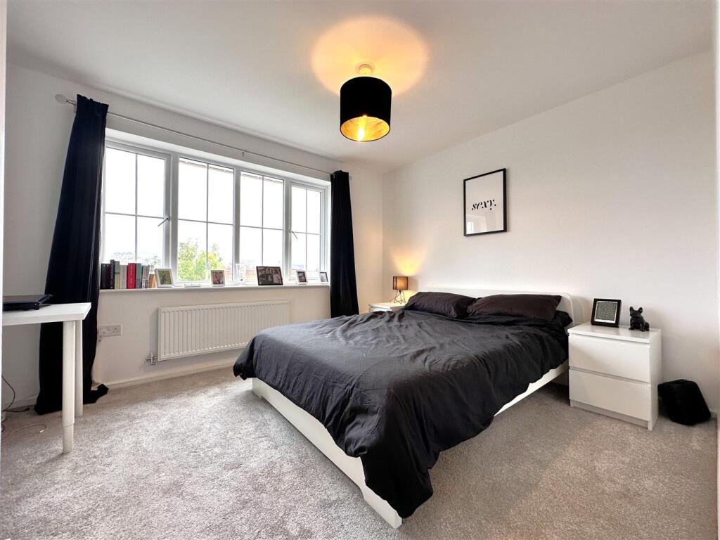 Master Bedroom 814