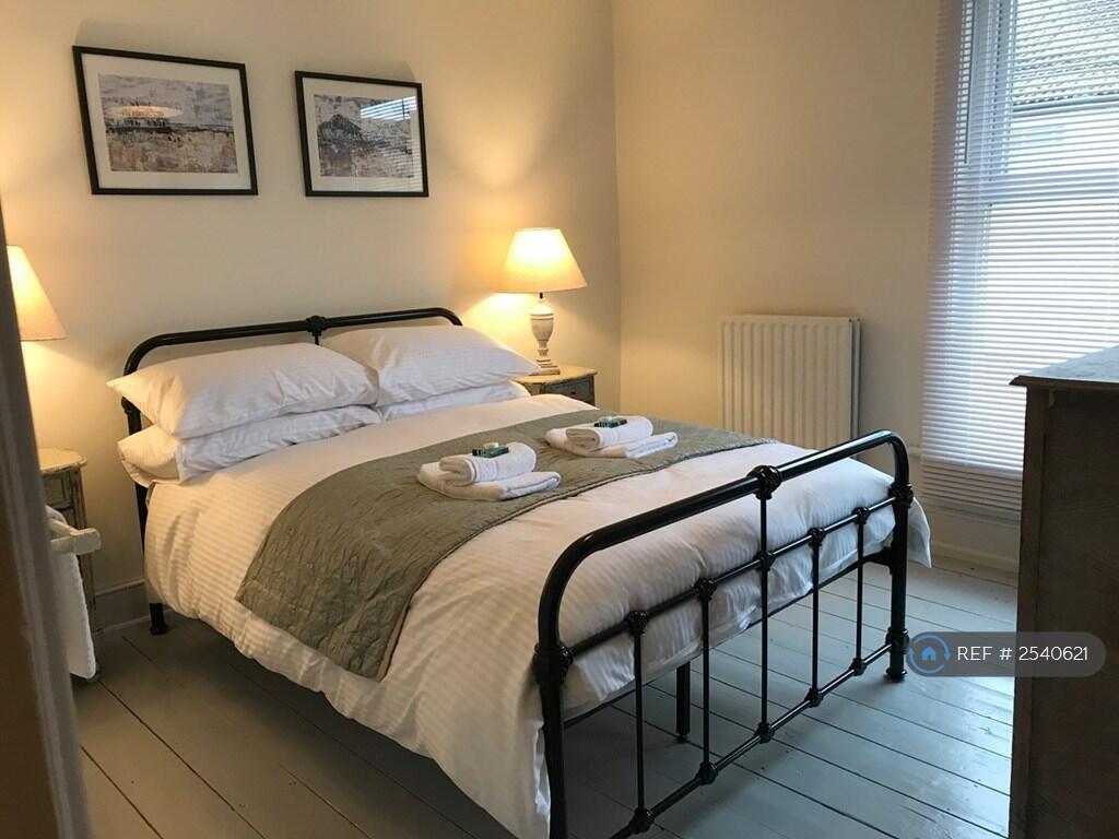 Front Double Bedroom