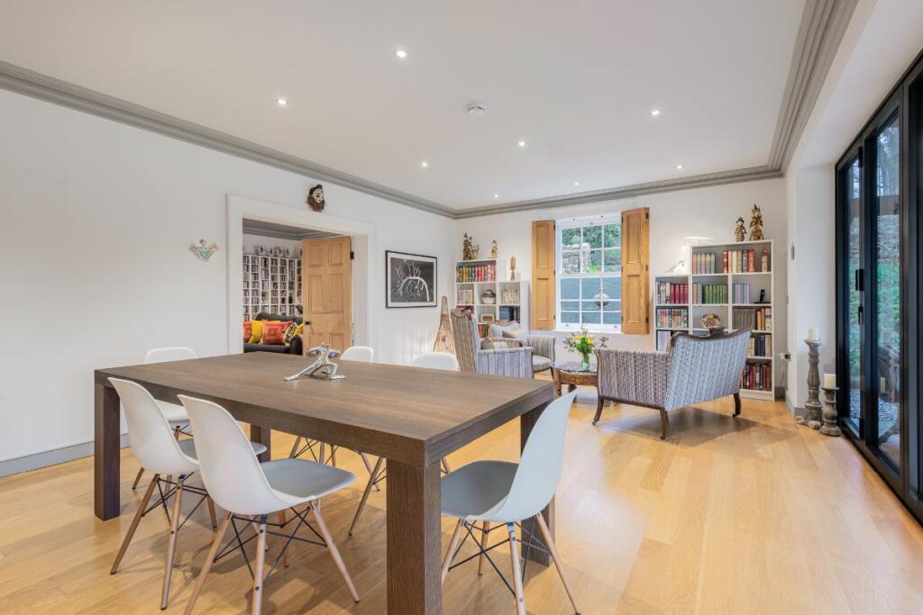 Breakfast Room
