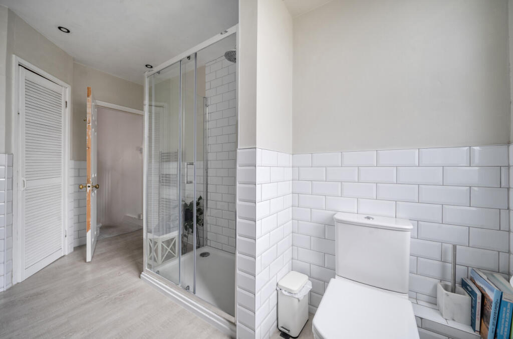 1369537-15-68ef7f...