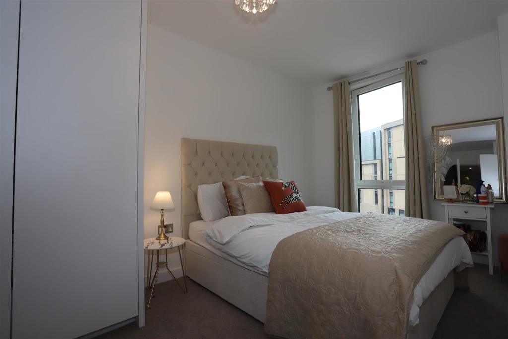 Bedroom.JPG