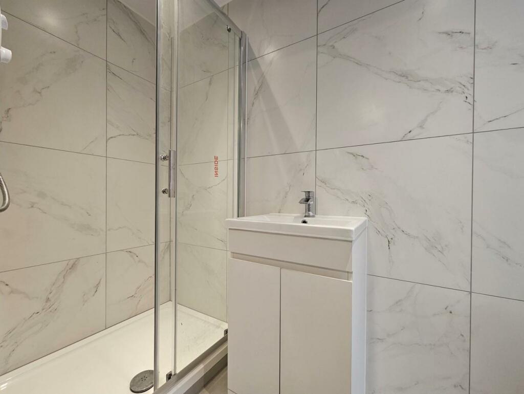 Shower Room / WC