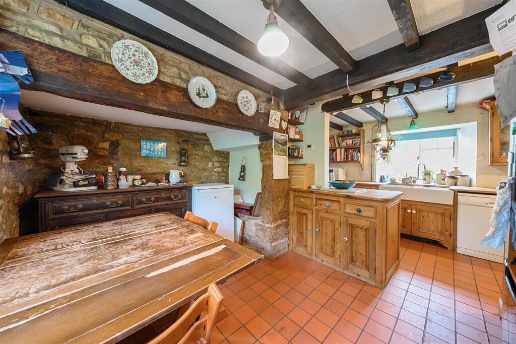 9 High Street, Blisworth (23).jpg