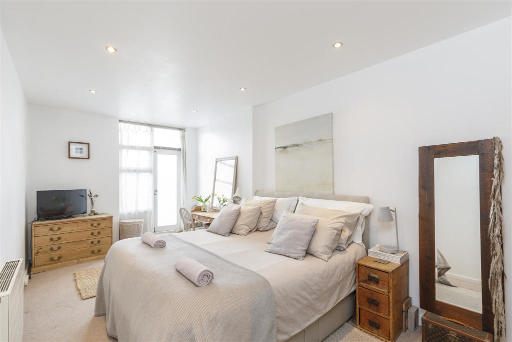 AdelaideCrescent_LargeFiles_12.jpg