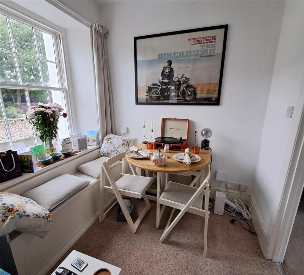 Annexe dining area.jpg