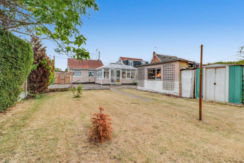 4 PAGE ROAD BOWERS GIFFORD-4.jpg