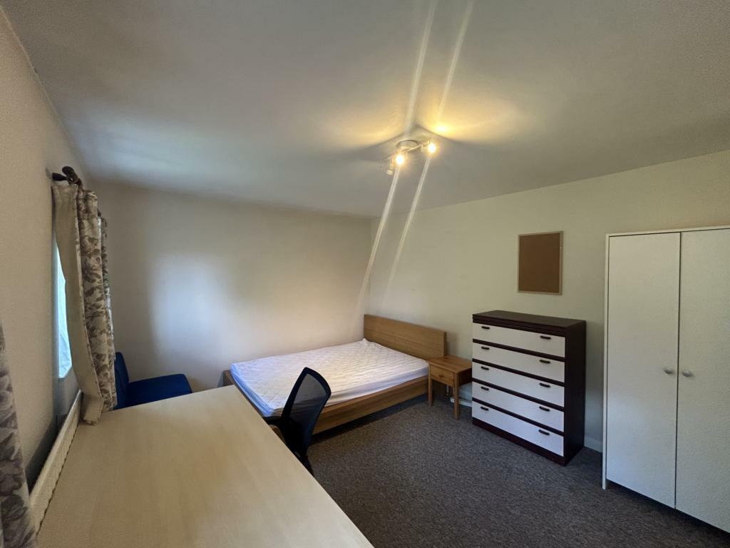 BEDROOM 5