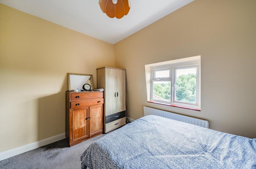 Bedroom 1a