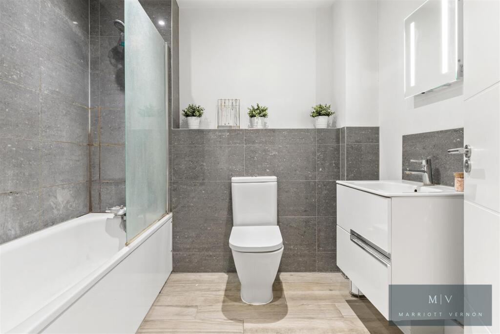 Flat 5, 69, Porchester House MV-8.jpg